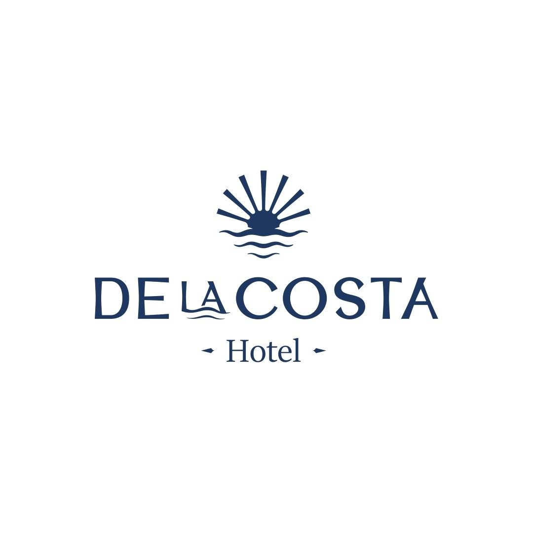 Logo de De La Costa Hotel